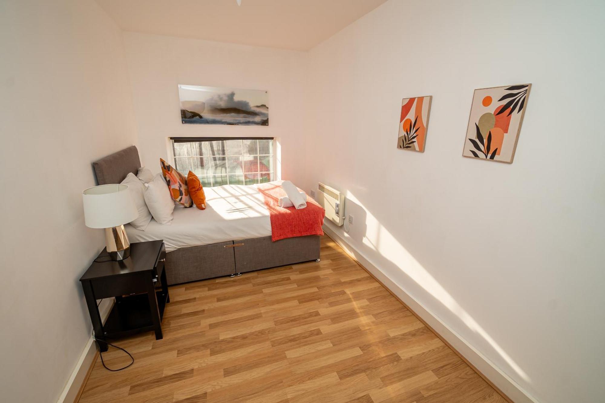 Cozy And Modern 2-Bed Apartment Суонси Экстерьер фото