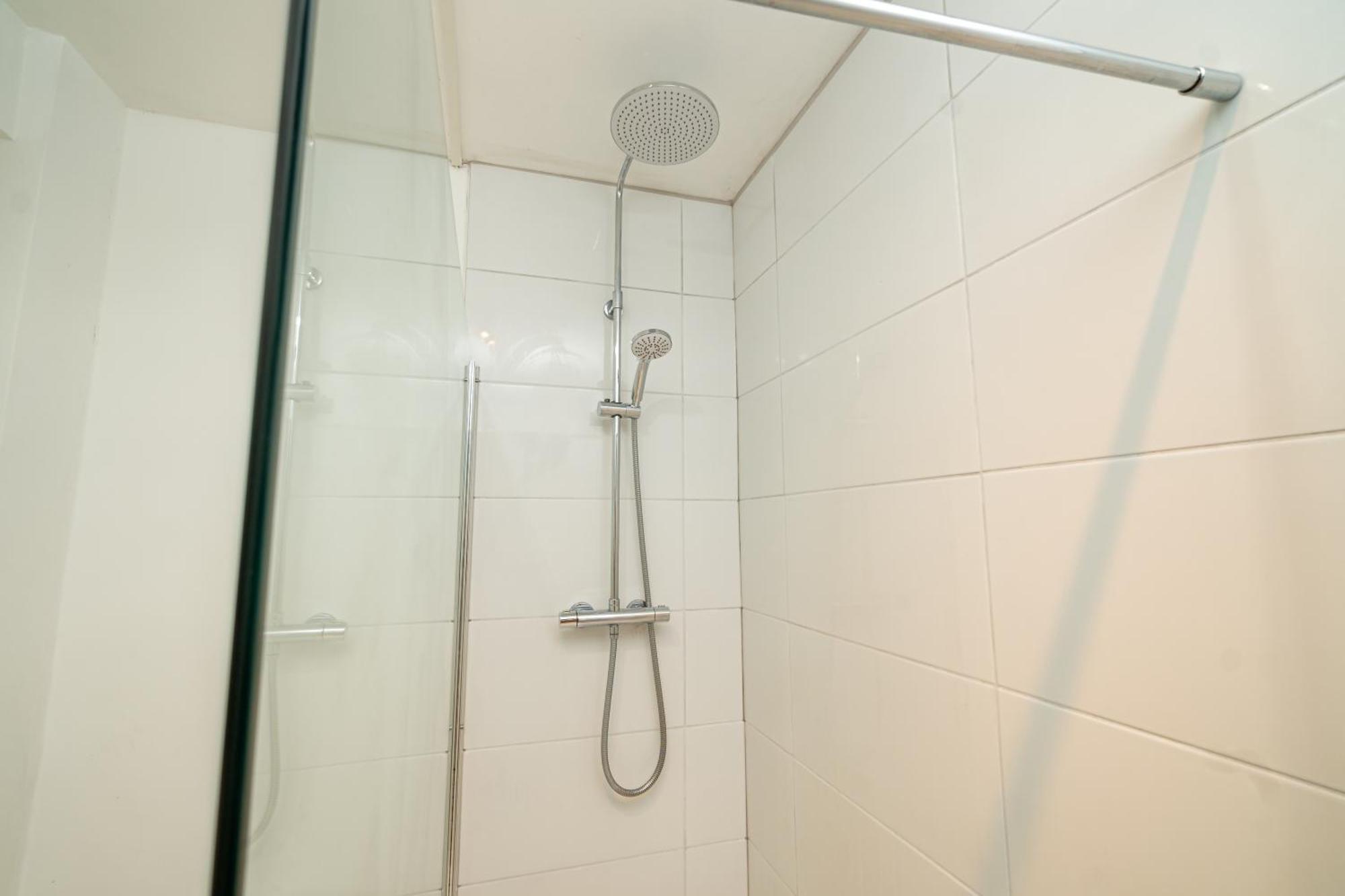 Cozy And Modern 2-Bed Apartment Суонси Экстерьер фото